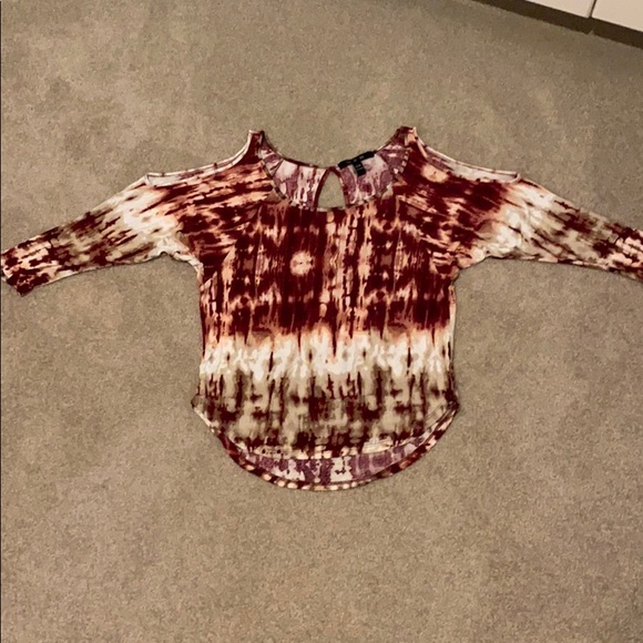 ❌Sold Tie-dyed cold shoulder shirt❌sold❌ - Picture 7 of 10